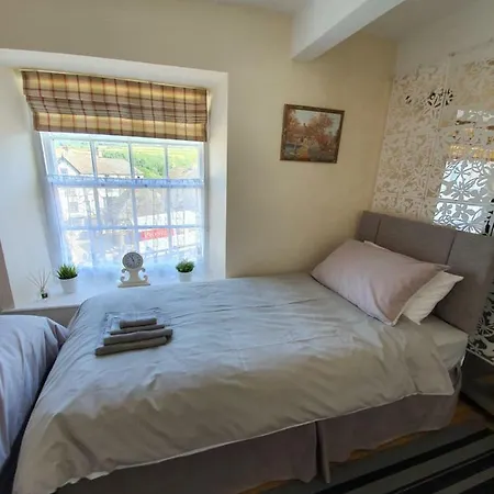 Globe Holiday Apartment Alston